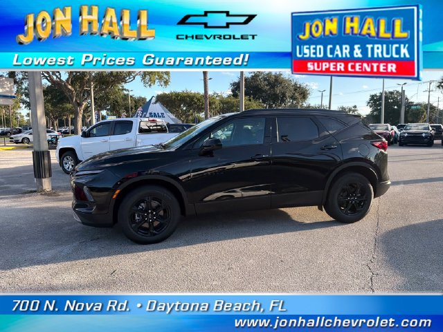 Used 2025 Chevrolet Blazer LT w/ Midnight/Sport Edition FWD image 3