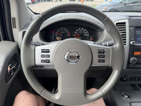 Used 2020 Nissan Frontier SV AWD/4WD image 13
