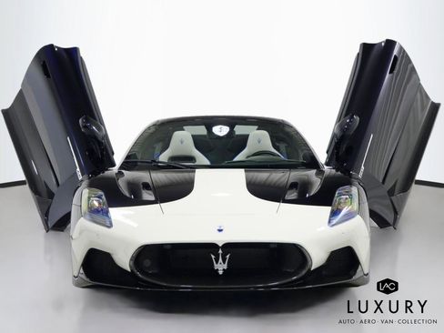 Used 2023 Maserati MC20 Spyder image 4