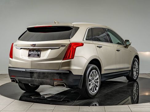 Used 2017 Cadillac XT5 Luxury w/ Driver Awareness Package FWD image 5