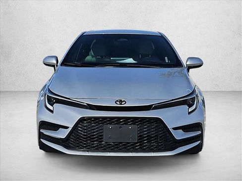 Used 2023 Toyota Corolla SE image 2