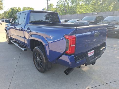 Used 2025 Toyota Tacoma SR5 RWD image 4