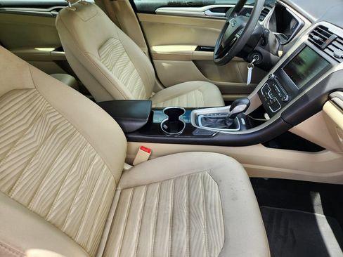 Used 2016 Ford Fusion SE FWD image 15