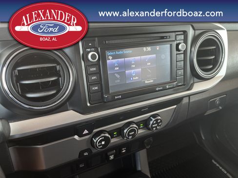 Used 2019 Toyota Tacoma SR5 RWD image 27