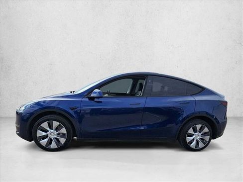 Used 2023 Tesla Model Y Long Range image 8