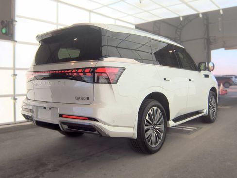 Used 2025 INFINITI QX80 Luxe w/ Cargo Package AWD/4WD image 2