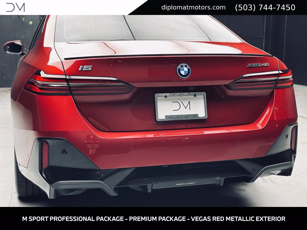 Used 2025 BMW i5 xDrive40 w/ M Sport Package AWD/4WD image 16