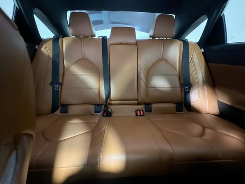 Used 2019 Toyota Avalon Limited image 32