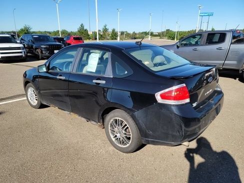 Used 2010 Ford Focus SE FWD image 5