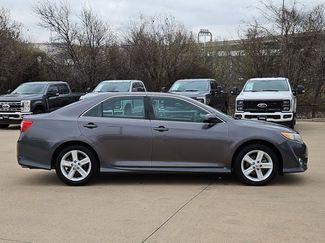 Used 2014 Toyota Camry SE video 4
