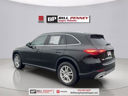 Used 2023 Mercedes-Benz GLC 300 4MATIC image 3