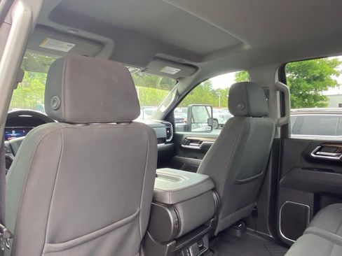 Used 2025 Chevrolet Silverado 2500 LT AWD/4WD image 22