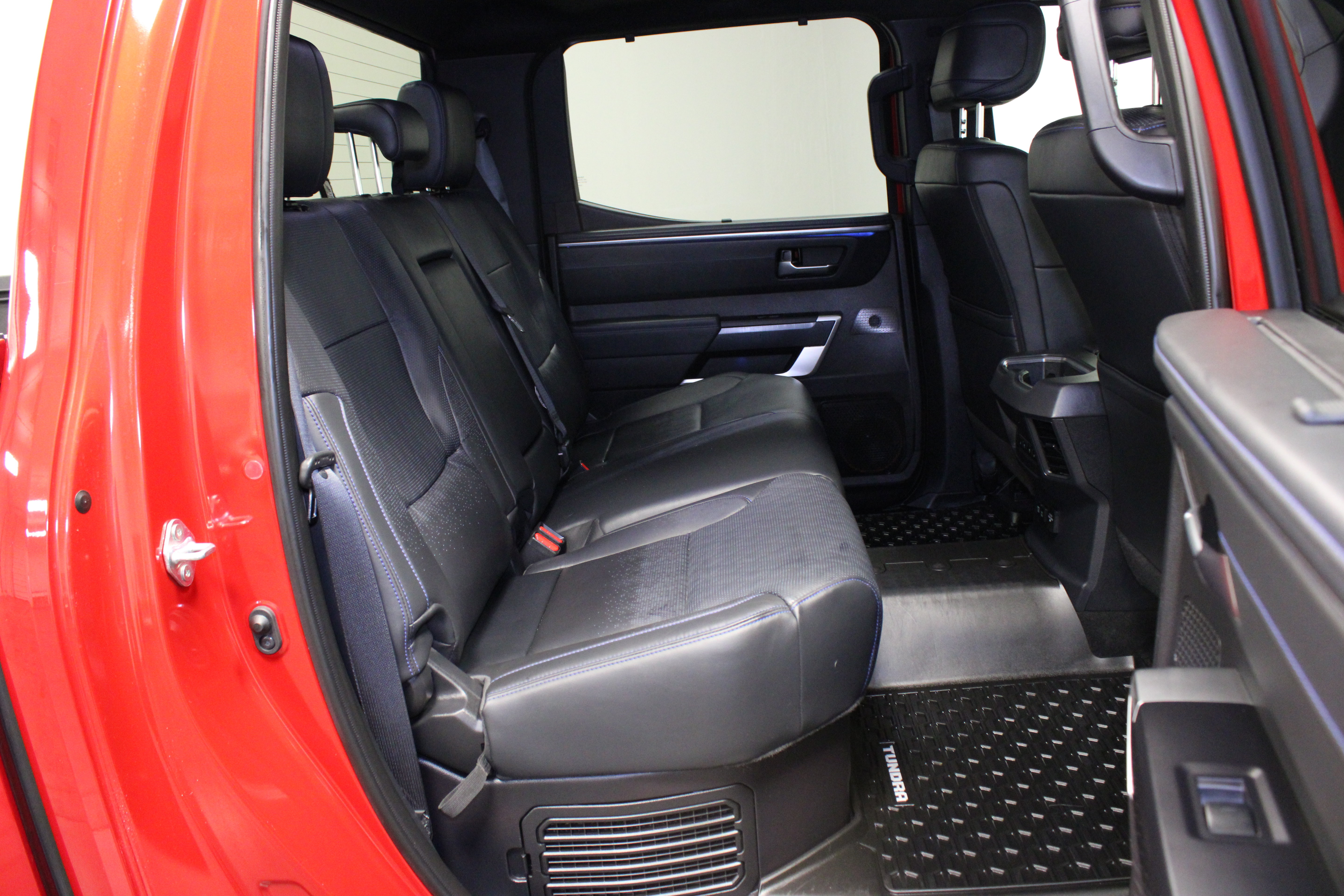 Used 2023 Toyota Tundra Platinum AWD/4WD image 17