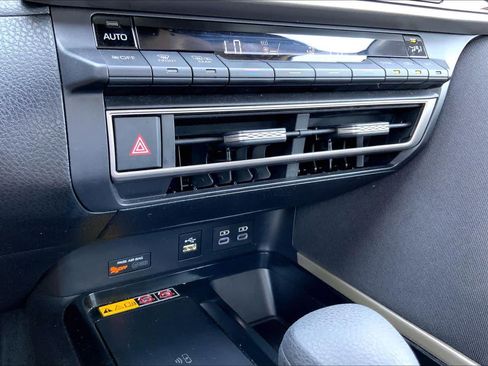 Used 2025 Toyota Camry LE FWD image 35