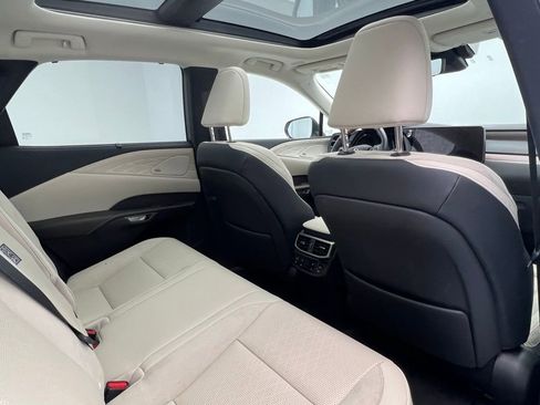 Used 2024 Lexus RX 350 w/ Convenience Package image 8