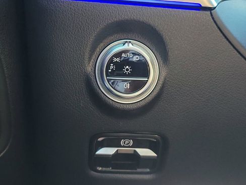 Used 2022 Mercedes-Benz C 300 Sedan image 28