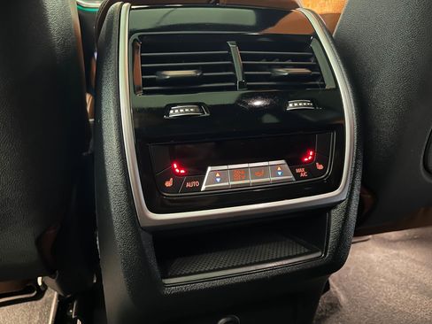 Used 2019 BMW X5 xDrive50i w/ M Sport Package image 35