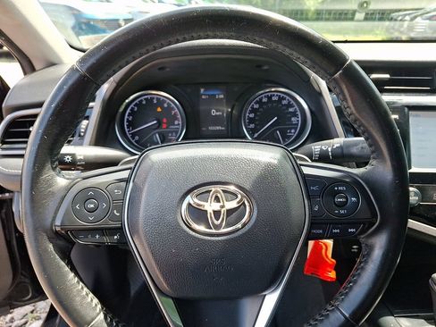 Used 2019 Toyota Camry SE FWD image 18
