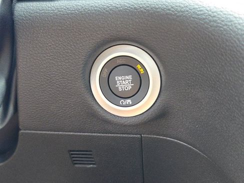 New 2026 Chrysler Pacifica Select image 32