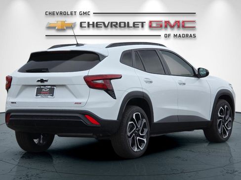 New 2026 Chevrolet Trax RS w/ Sunroof Package image 3