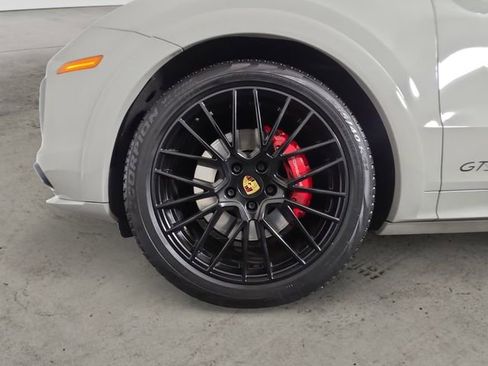 Used 2021 Porsche Cayenne GTS image 14
