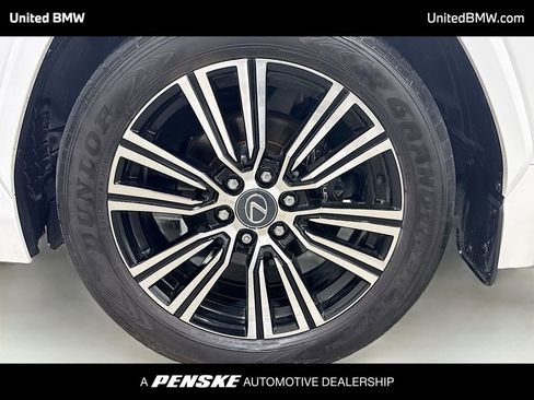 Used 2025 Lexus LX 700h Luxury AWD/4WD image 2
