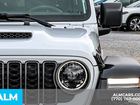 Used 2026 Jeep Gladiator Mojave AWD/4WD image 14