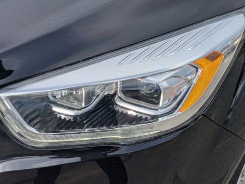 Used 2019 Ford Escape Titanium image 12