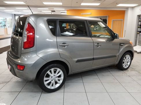 Used 2013 Kia Soul FWD image 11