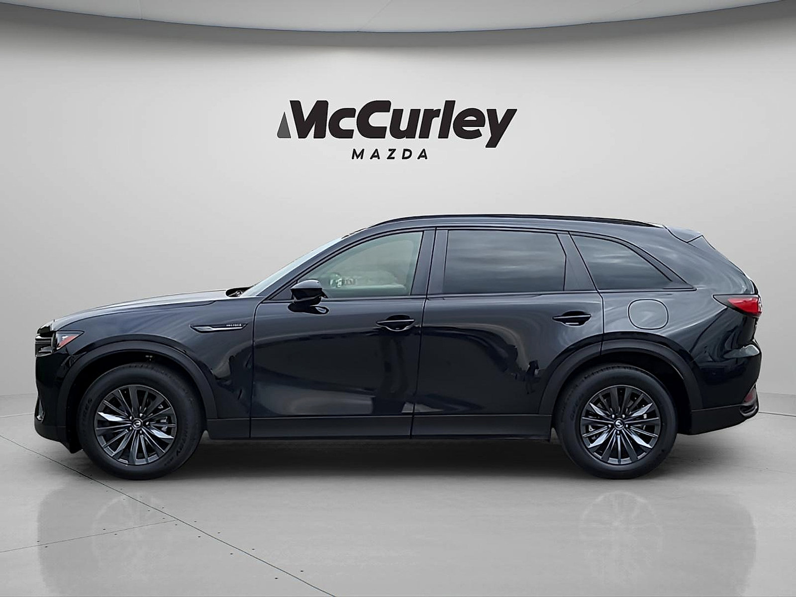 Certified 2025 MAZDA CX-70 3.3 Turbo w/ Preferred Package AWD/4WD image 4