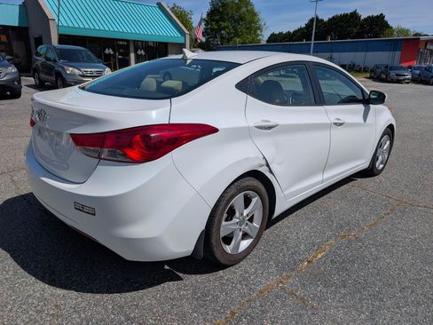 Used 2013 Hyundai Elantra GLS w/ Preferred Pkg FWD image 7