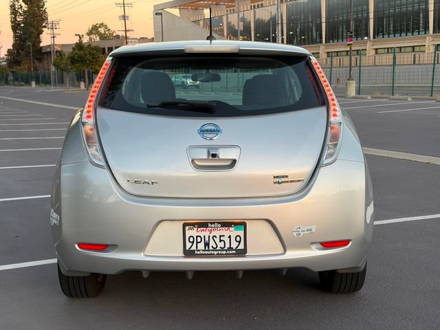 Used 2015 Nissan Leaf SV w/ Premium Package FWD image 12