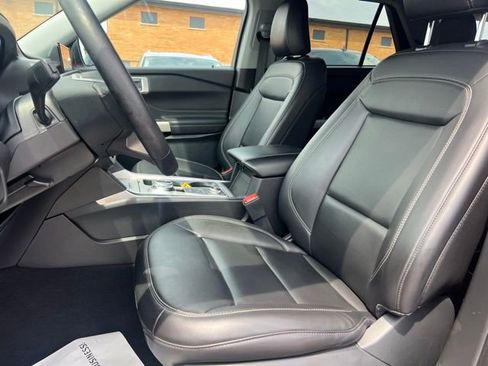 Certified 2024 Ford Explorer XLT w/ Equipment Group 202A AWD/4WD image 19