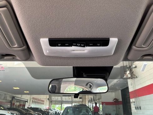 Used 2025 Nissan Versa SV FWD image 15