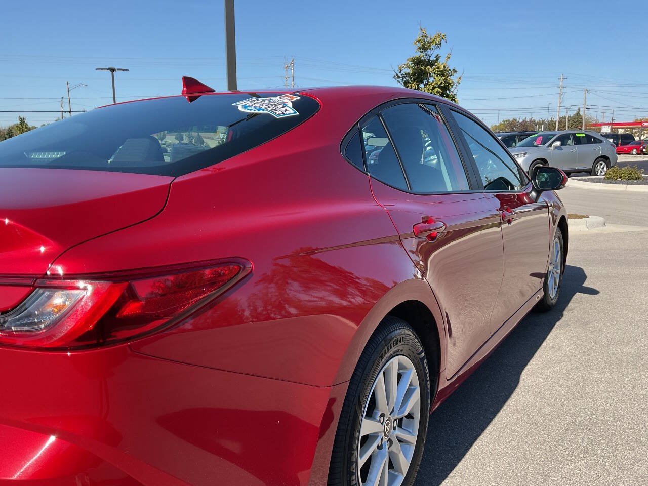 Used 2025 Toyota Camry LE FWD image 8