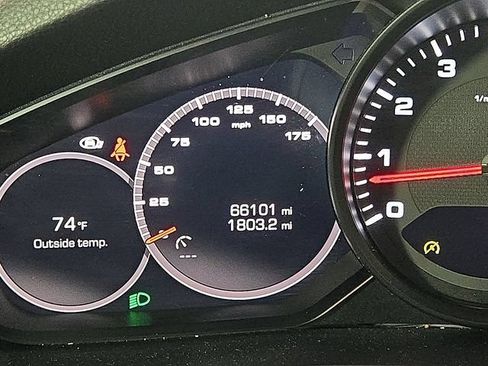 Used 2020 Porsche Cayenne AWD/4WD image 22