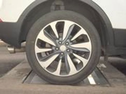 Used 2019 Buick Envision Essence image 8