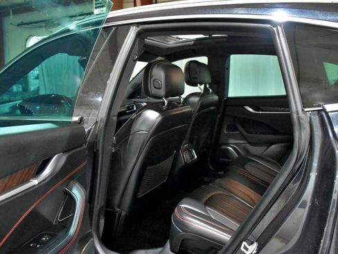 Used 2017 Maserati Levante w/ Luxury Package image 37