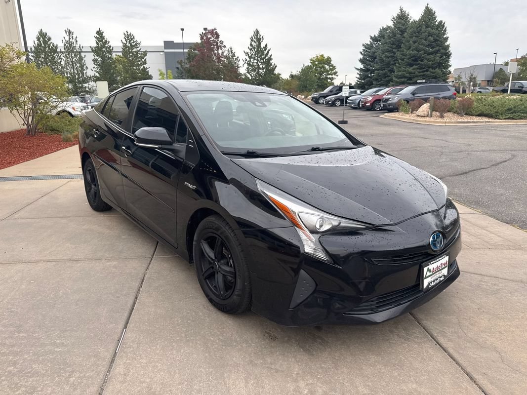 Used 2017 Toyota Prius One FWD image 4