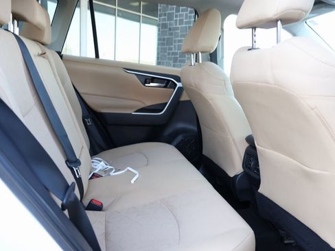 Used 2021 Toyota RAV4 XLE w/ Convenience Package image 13