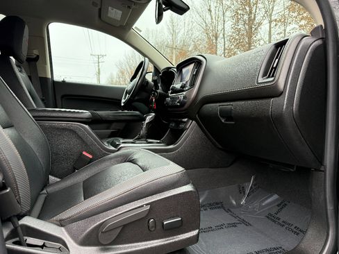 Used 2022 GMC Canyon AT4 image 27