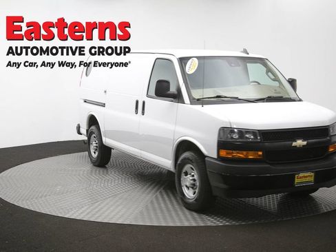 Used 2021 Chevrolet Express 3500 w/ Driver Convenience Package RWD image 46