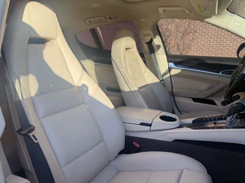 Used 2016 Porsche Panamera S image 40