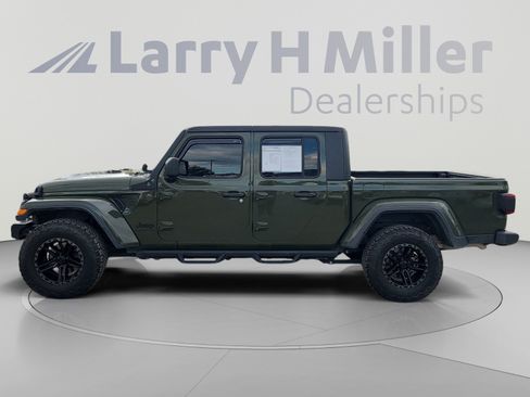 Used 2023 Jeep Gladiator Sport AWD/4WD image 2