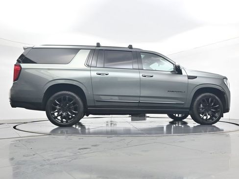 Used 2023 GMC Yukon XL Denali image 31