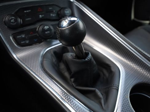 Used 2016 Dodge Challenger SRT Hellcat RWD image 14