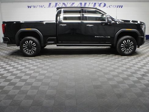 Used 2026 GMC Sierra 3500 Denali Ultimate AWD/4WD image 2