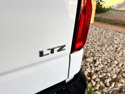 Used 2021 Chevrolet Silverado 1500 LTZ w/ LTZ Convenience Package II AWD/4WD image 22