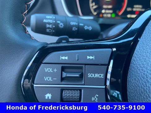 Certified 2025 Honda Pilot Sport image 21