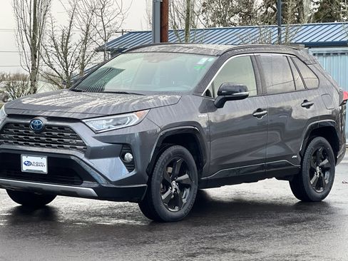 Used 2020 Toyota RAV4 XSE image 8